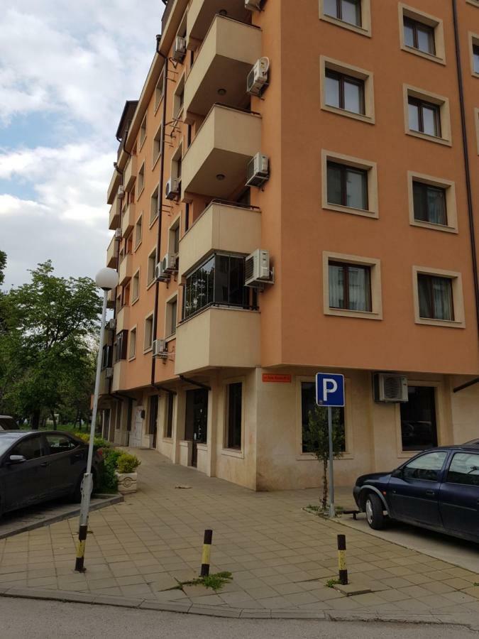 Хепи Апартмънтс Plovdiv Ngoại thất bức ảnh